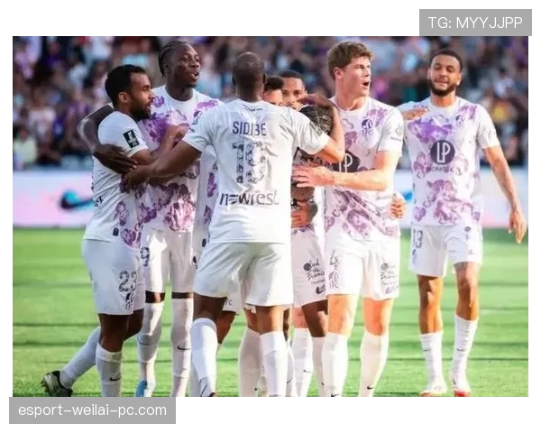 点球罚球时球员提前进入禁区，裁判如何判罚才合理？